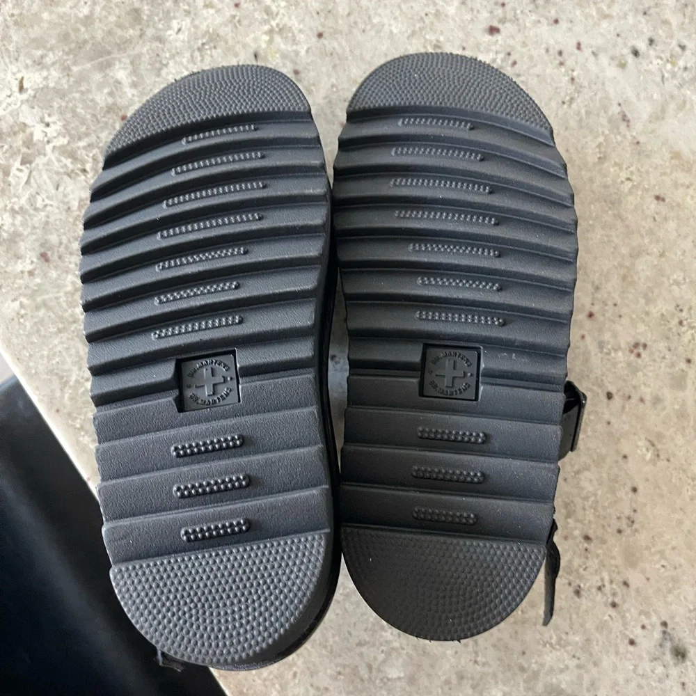 New dr. Martens Voss quad sandal - Picture 3 of 5